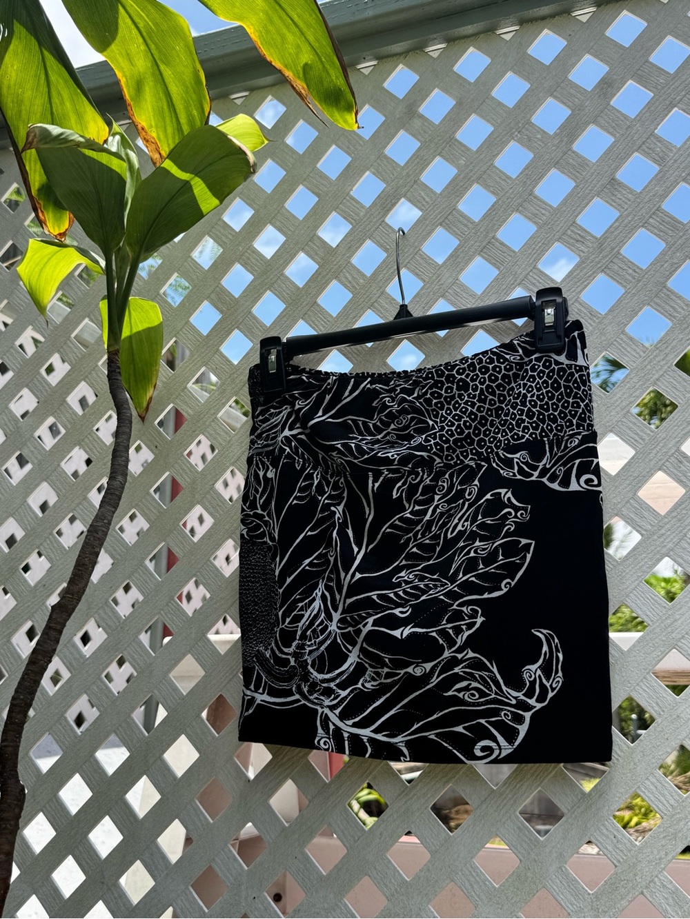 Wahine Toa Black & White Women's Skirt - Picture 2 of 3